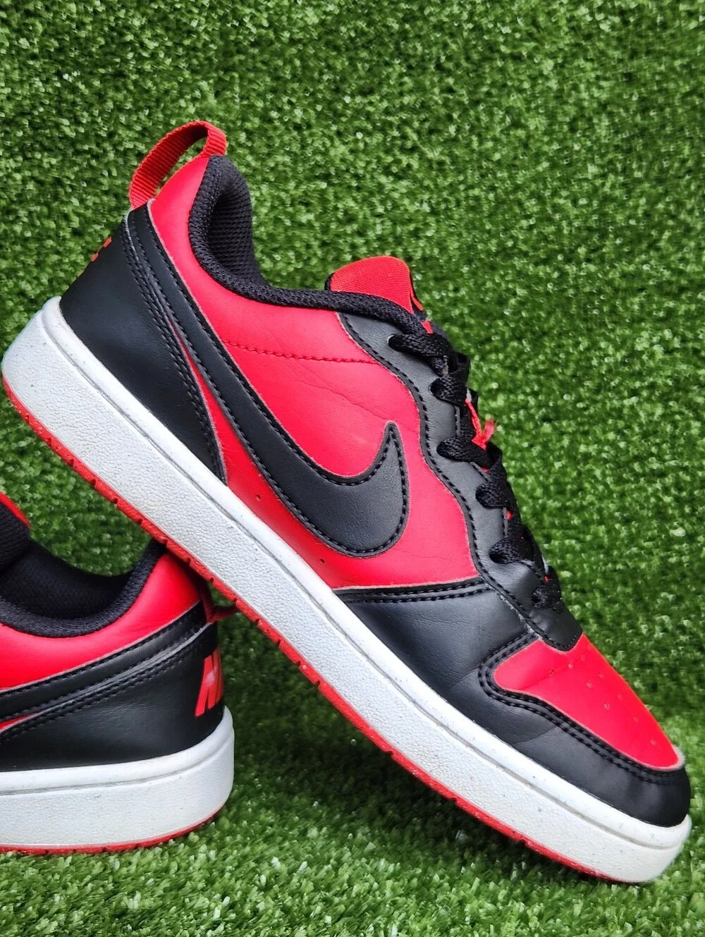 Nike Court Borough Low Big Kids Size 5.5 Youth Red Black Leather Sneakers Shoes